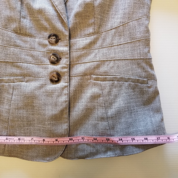 Le Chateau Linen look Blazer - Picture 7 of 9